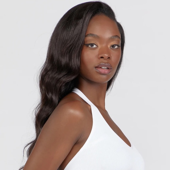 ***SOLD***Ribbed Seamless V-Neck Halter Cropped Top - Picture 3 of 3